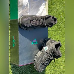 New FILA brand black non-slip climbing boots